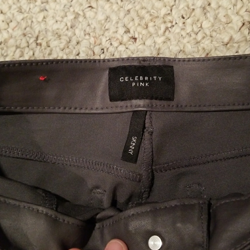 Jegging type faux leather pants